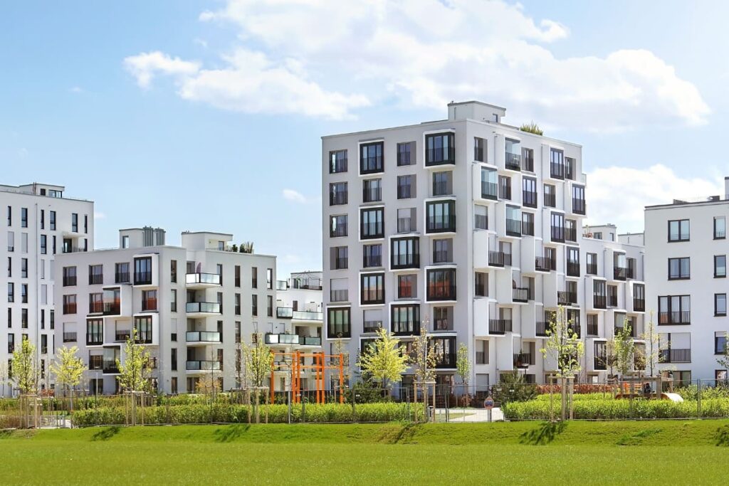 Ansamblu rezidential cu blocuri cu facilitati moderne